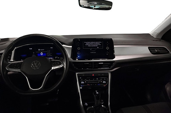Volkswagen T-Roc 11 of 26