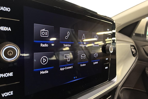 Volkswagen T-Roc 25 of 26