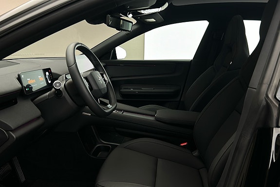 Polestar 4 10 of 26