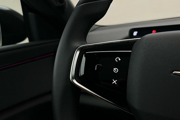 Polestar 4 24 of 26