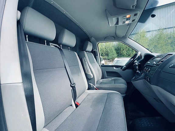 Volkswagen Transporter 12 of 25