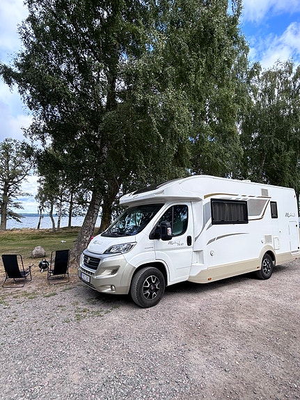 CI Magis 74XT Automat 2017. Stor familjehusbil med upp till 7 bältade platser/6 sovplatser, generöst garage, solcell och full semesterkomfort på vanligt B-körkort. 6 of 30