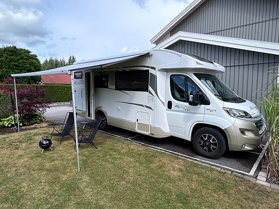 CI Magis 74XT Automat 2017. Stor familjehusbil med upp till 7 bältade platser/6 sovplatser, generöst garage, solcell och full semesterkomfort på vanligt B-körkort. 9 of 30