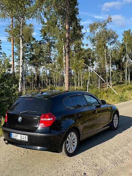 BMW 116i 3 of 4