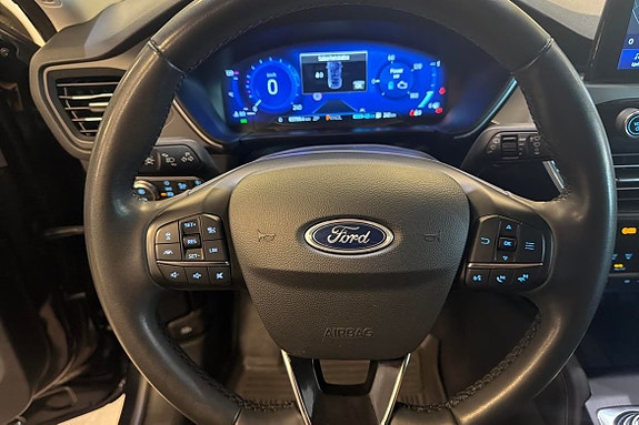 Ford Kuga 9 of 17