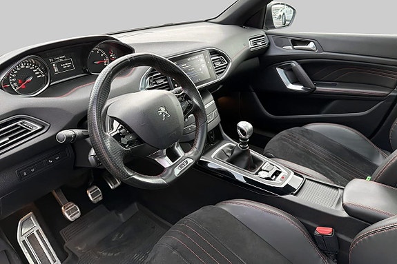 Peugeot 308 7 of 12