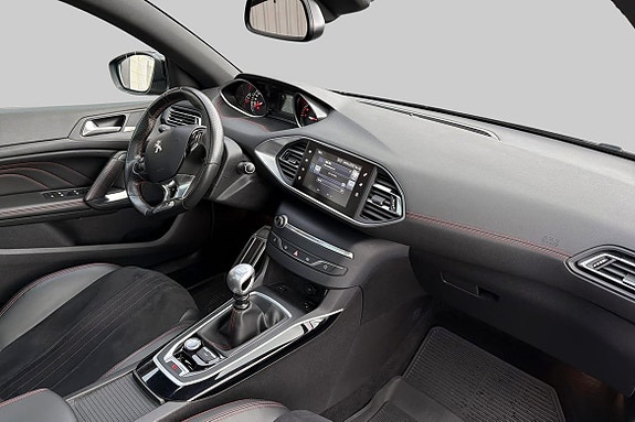 Peugeot 308 4 of 12