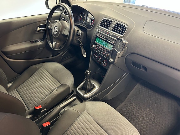 Volkswagen Polo 10 of 14