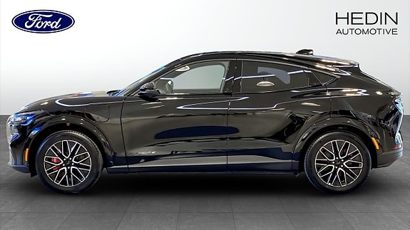 Ford Mustang Mach-E 5 of 9