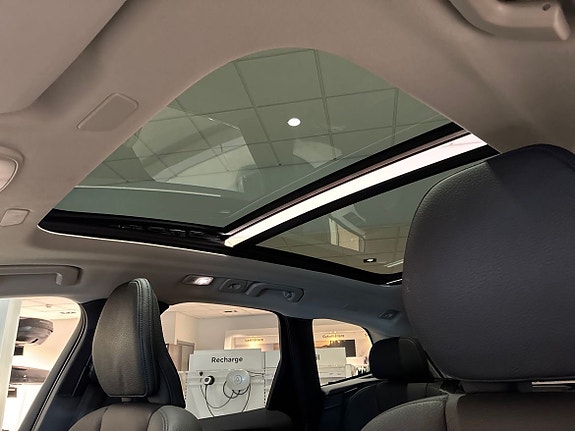 Volvo XC60 15 of 19