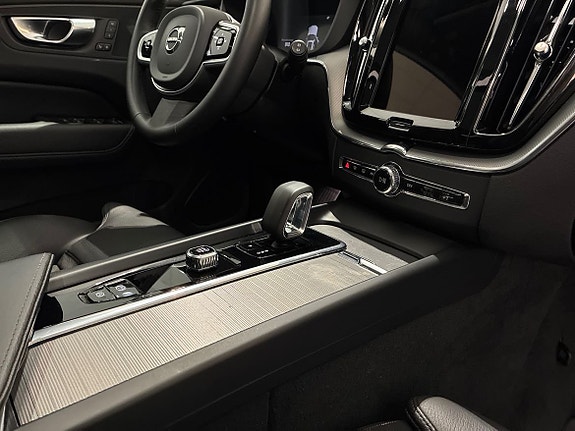 Volvo XC60 17 of 19