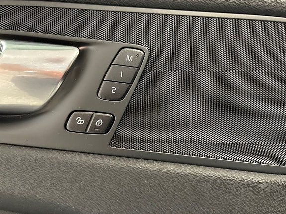 Volvo XC60 18 of 19
