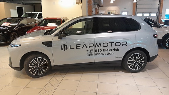Leapmotor B10 2 of 11