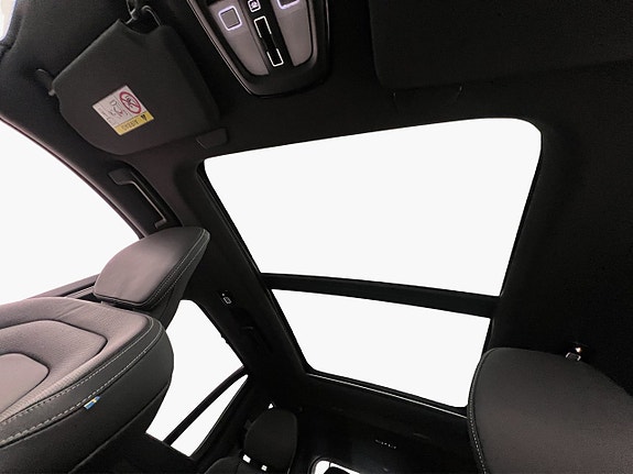 Volvo XC90 14 of 30