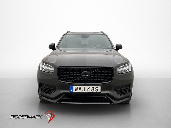 Volvo XC90 2 of 30