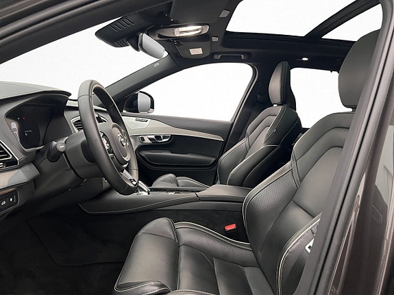 Volvo XC90 13 of 30