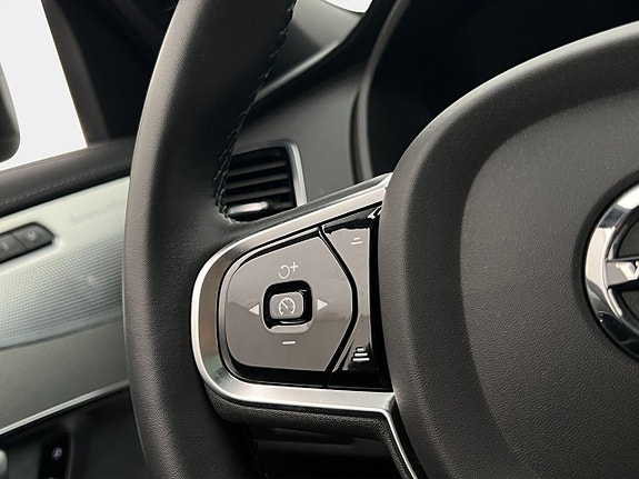 Volvo XC90 17 of 30