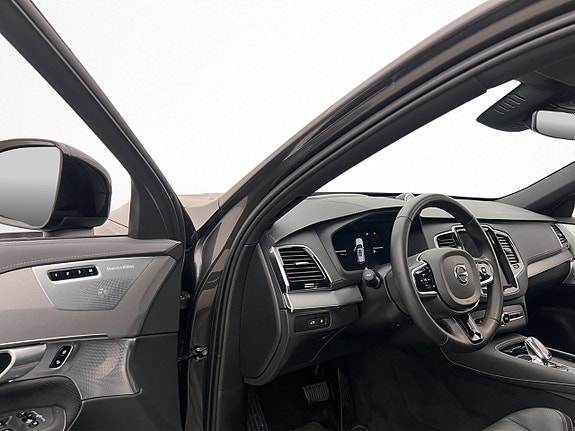 Volvo XC90 12 of 30