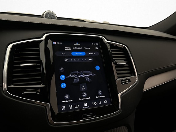 Volvo XC90 26 of 30