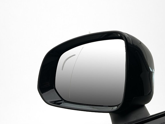 Volvo XC90 11 of 30