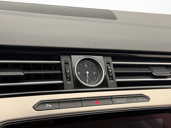 Volkswagen Passat 22 of 30