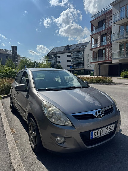 Hyundai i20 3 of 10