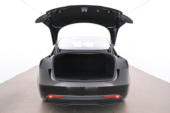 Tesla Model 3 20 of 27