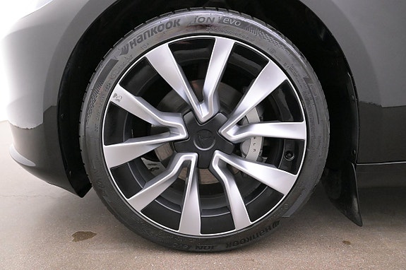 Tesla Model 3 27 of 27