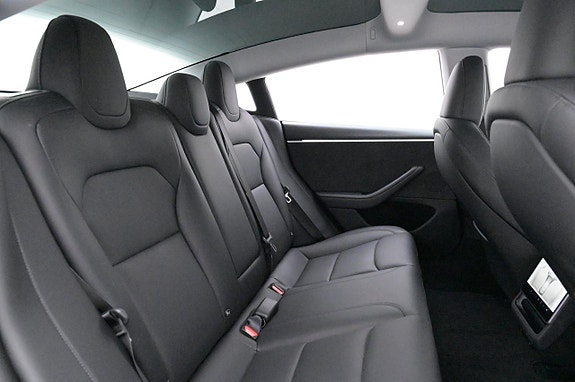 Tesla Model 3 18 of 27