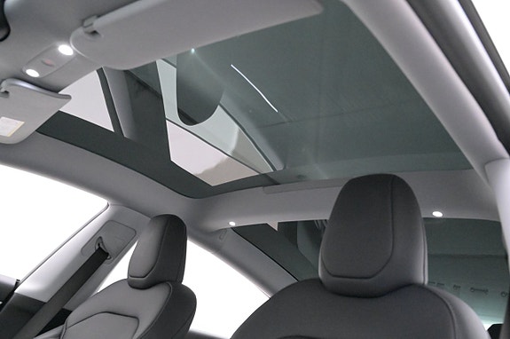 Tesla Model 3 17 of 27