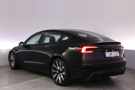 Tesla Model 3 4 of 27