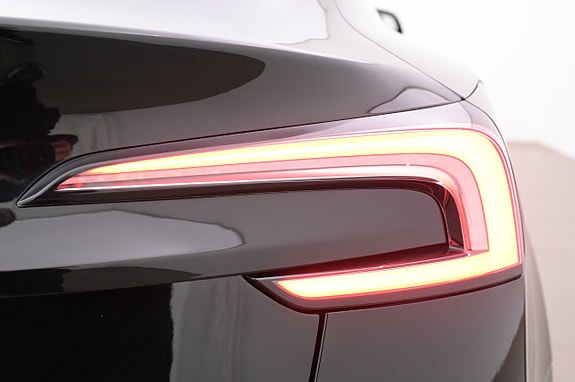 Tesla Model 3 24 of 27