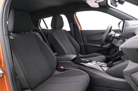 Peugeot e-2008 14 of 27