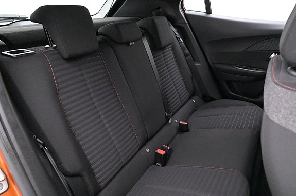 Peugeot e-2008 23 of 27