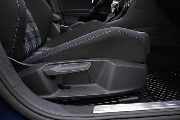 Volkswagen Golf I 13 of 27