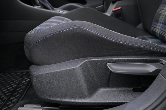 Volkswagen Golf I 11 of 27