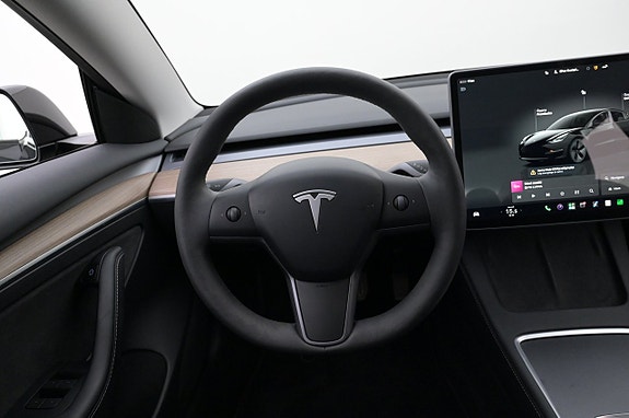 Tesla Model 3 7 of 27