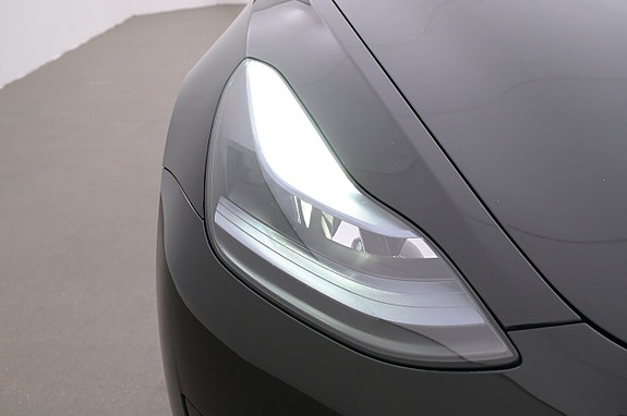 Tesla Model 3 26 of 27