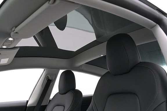 Tesla Model 3 24 of 27