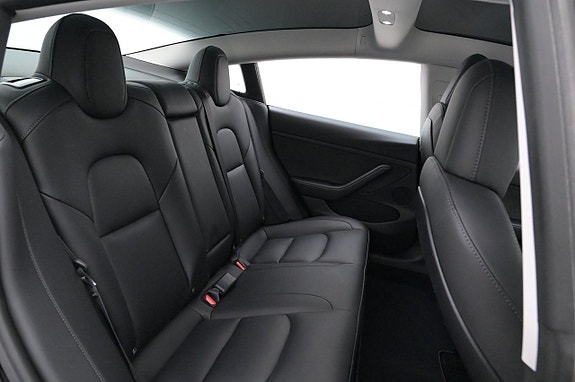Tesla Model 3 25 of 27