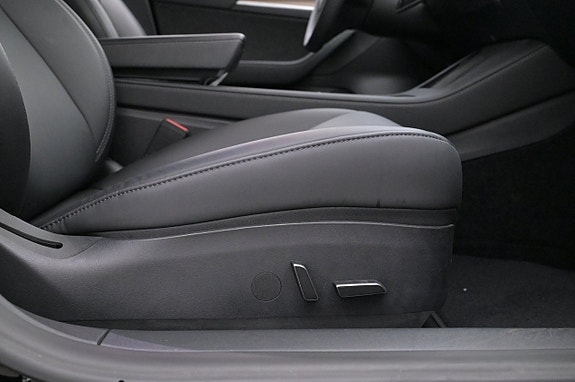 Tesla Model 3 13 of 27