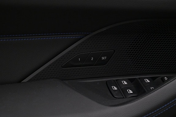 BMW i4 11 of 27