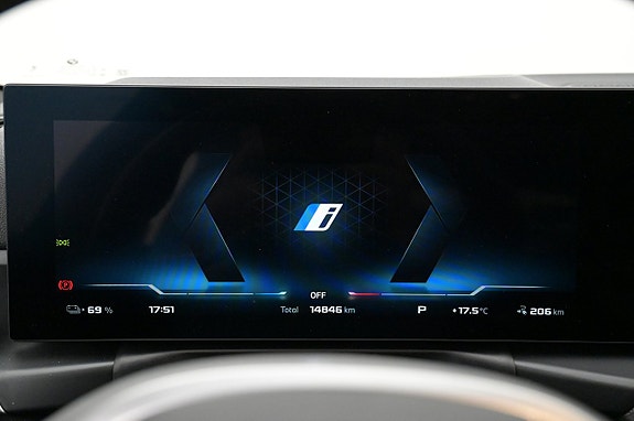 BMW i4 8 of 27