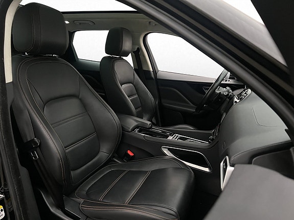 Jaguar F-PACE 26 of 30