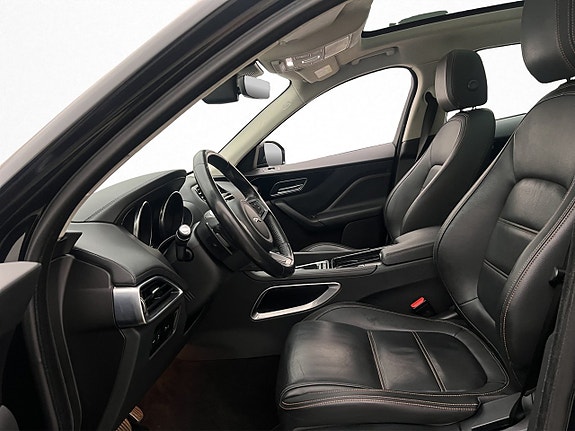 Jaguar F-PACE 12 of 30
