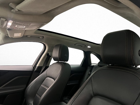 Jaguar F-PACE 11 of 30