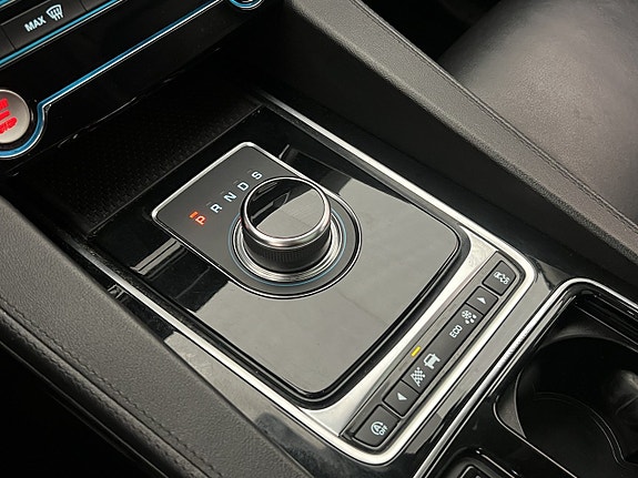 Jaguar F-PACE 25 of 30