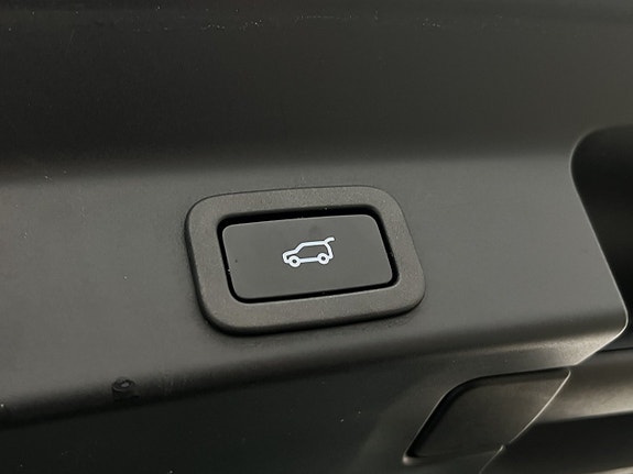 Jaguar F-PACE 30 of 30