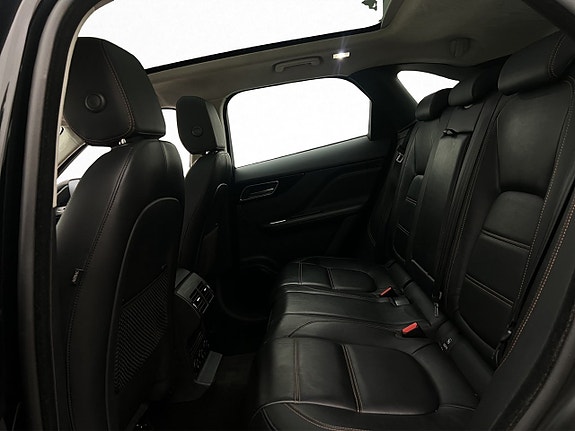 Jaguar F-PACE 28 of 30