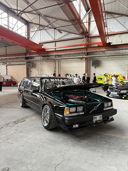 Volvo 740 3 of 8